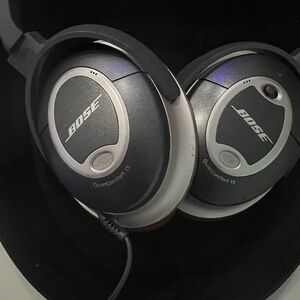 Bose QuietComfort 15 Noise Cancelling Headphones - Black and Silver